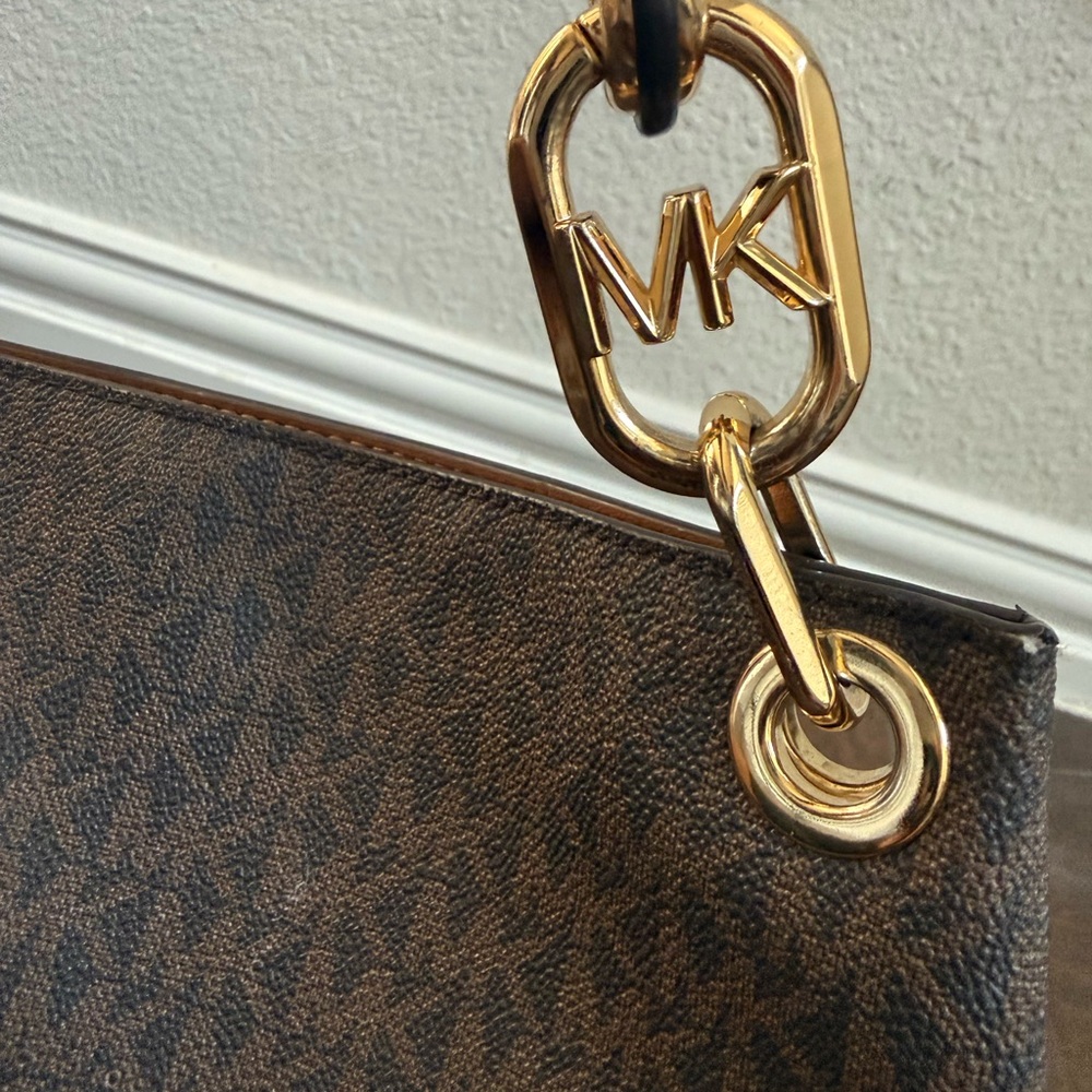Michael Kors Kensington Monogram Shoulder Tote - Picture 6 of 8